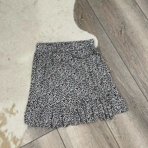 American Eagle leopard print black white mini skirt